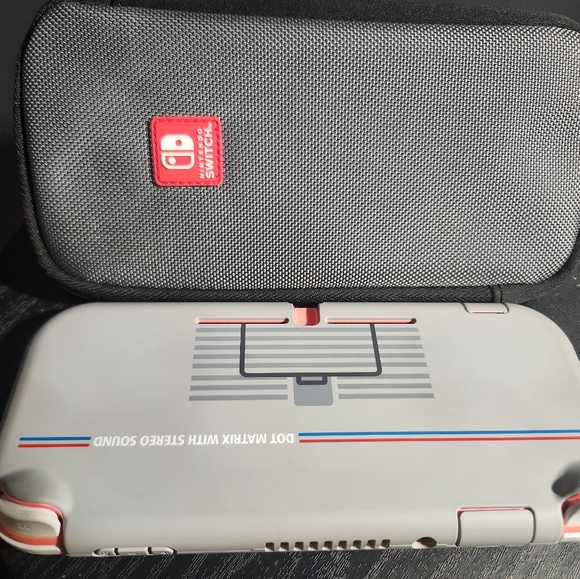 Nintendo Switch Lite - Picture 4 of 5